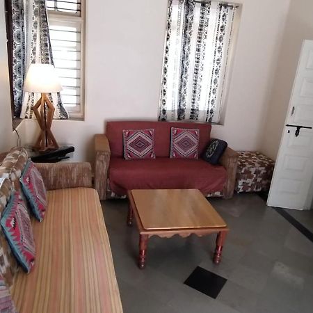 Madhav Bhavan Guest House Pune Exteriör bild