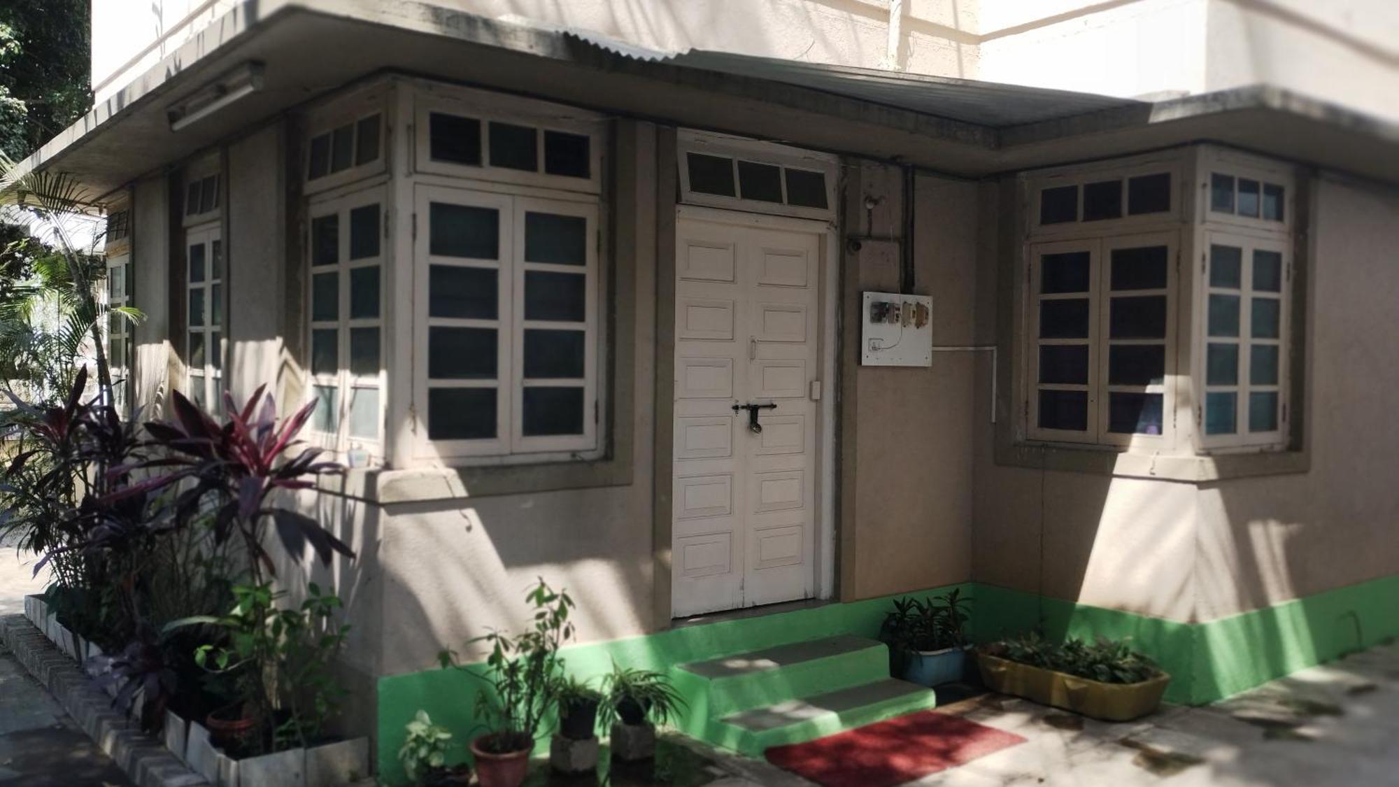 Madhav Bhavan Guest House Pune Exteriör bild