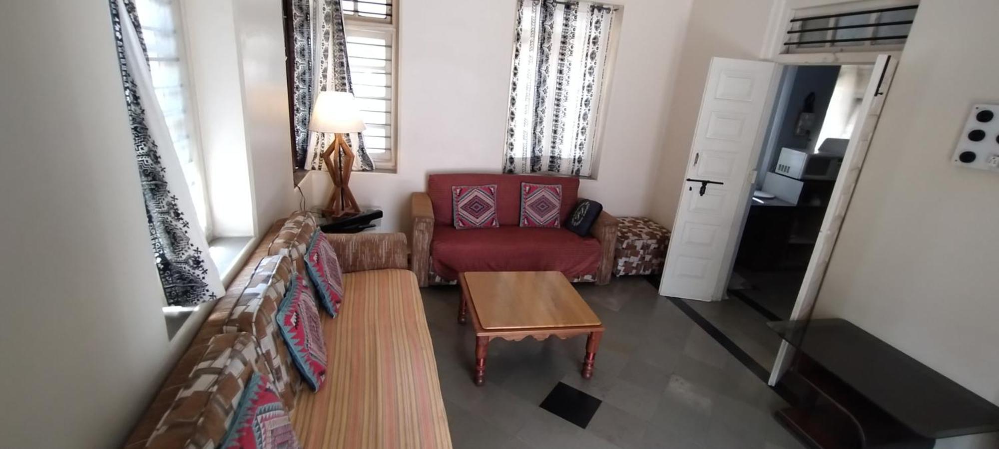 Madhav Bhavan Guest House Pune Exteriör bild